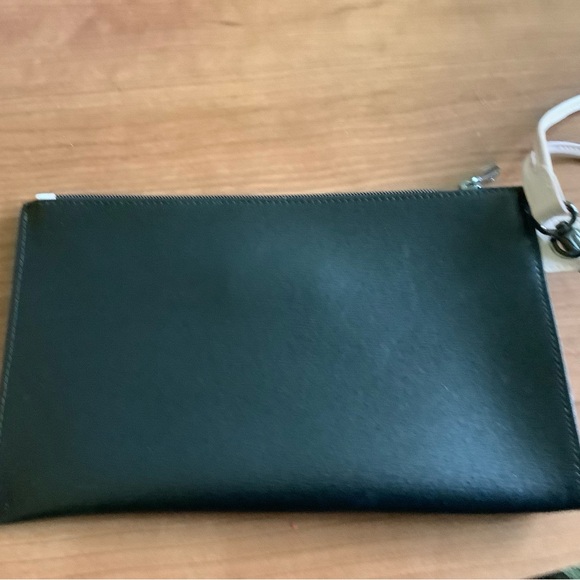 Longchamp wristlet/pouch - Picture 3 of 3